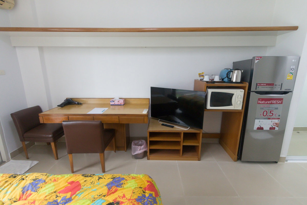 รูป ให้เช่าคอนโดไอ-เฮ้าส์ ลากูน่า การ์เด้น อาร์.ซี.เอ. (I-House Laguna Garden RCA) เฟอร์ครบ + พร้อมอยู่ - รูปที่ 10/14