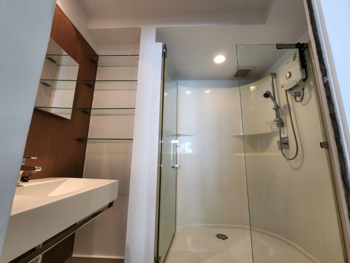 รูป **ห้องว่างครับผม คอนโดระดับ Luxury**ให้เช่าคอนโด The bangkok สาทร-ตากสิน ขนาด 52 ตรม. แต่งสวยพร้อมใช้งาน ห้องริมเป็นส่วนตัว SN609.1.162 - รูปที่ 25/46