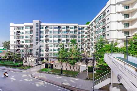 Notting Hill Phahol - Kaset