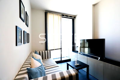 คอนโดให้เช่า : 1 นอน แต่งน่ารัก สไตล์ Homey ชั้นสูง 25+ วิวดี ทำเลดี ใกล้ BTS อโศก 250 ม. & MRT สุขุมวิท 200 ม. ที่คอนโด Edge Sukhumvit 23 / ให้เช่าคอนโด