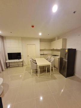 condo, fully furnished, 2 bedrooms, 2 bathrooms, next to the Ministry of Commerce, very beautiful view