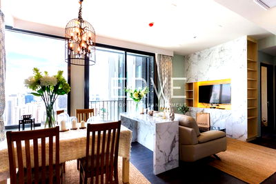 Condos for sale : Nice Decorate & Nice View 2 Beds Corner Unit High Fl. 25+ Good Location BTS Asok 250 m. & MRT Sukhumvit 200 m. at Edge Sukhumvit 23 Condo / For Sale