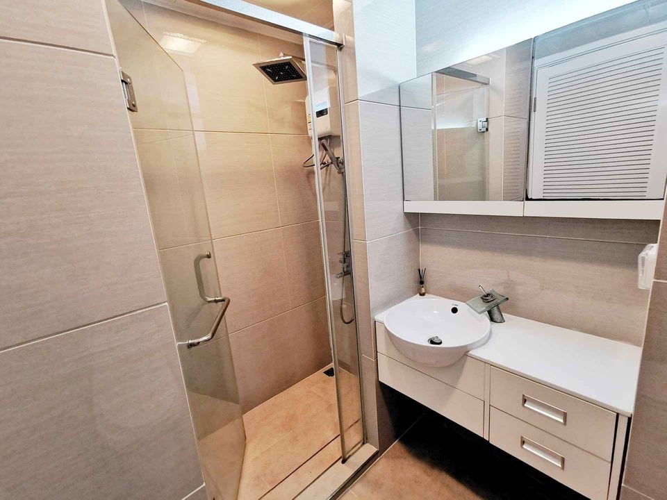 picture LINE @condorental for rent the room at TC GREEN  - 10/13