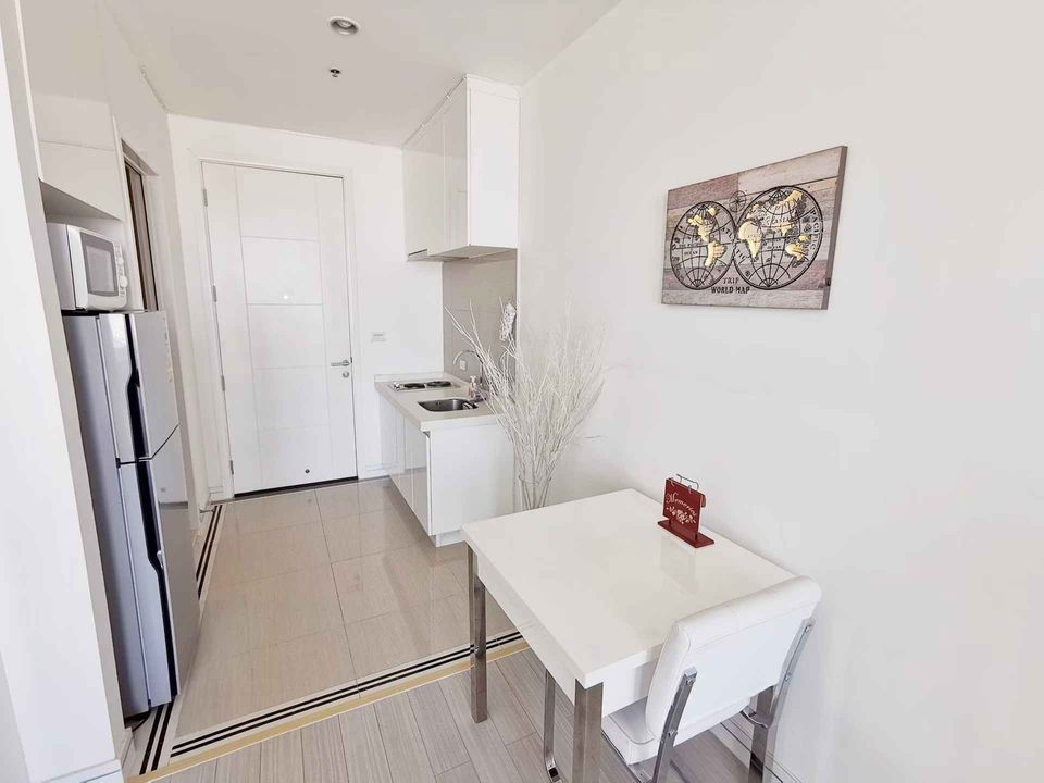 picture LINE @condorental for rent the room at TC GREEN  - 8/13