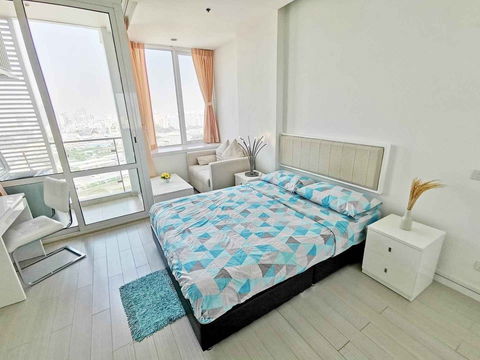 LINE @condorental for rent the room at TC GREEN