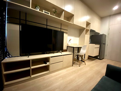 Condos for rent Ratchadaphisek Road : T1386 Condo for rent, Noble Revolve Ratchada, beautiful room, fully furnished, with washing machine, special price