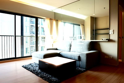 ขายคอนโด : 🔥ราคาฮอตๆ 10.5 MB🔥 - 2 นอน มีอ่าง 79.53 ตร.ม. ห้องสวยมาก ชั้นสูง 20+ บนสุดยอดทำเล ติด BTS ทองหล่อ ที่คอนโด Noble Remix / ขายคอนโด