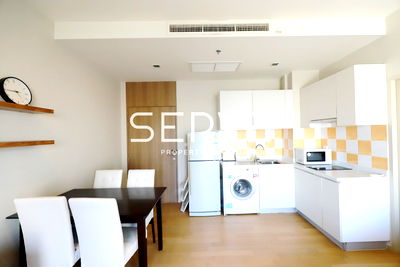 คอนโดให้เช่า : ให้เช่าคอนโด 1 นอน มีอ่างอาบน้ำ วิวไม่โดนบัง ห้องใหญ่แต่งครบ เฟอร์พร้อม ทำเลดีเดินทางง่ายใกล้ BTS ทองหล่อ พร้อมอยู่แล้ววันนี้ ที่โนเบิล โซโล