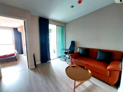 Condos for rent : Condo for rent Metro Luxe Rama 4 next to Bangkok University near MRT Ekkamai station 