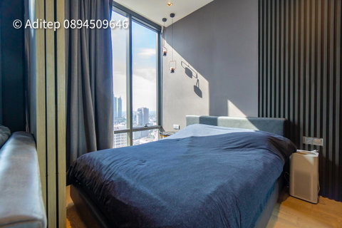 Ashton Silom, Luxury Condo for Sale, 1 bedroom, 32 sq m., high floor, beautiful decoration, ready to move in, only 350 m. to BTS Chong Nonsi.