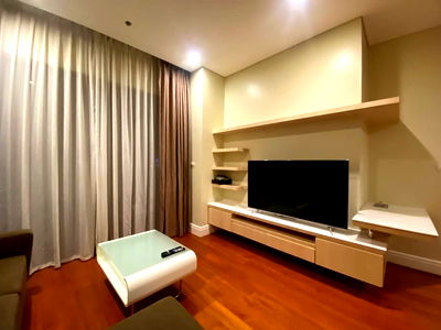 Condos for rent BTS Phrom Phong :  Bright Sukhumvit 24    size 90 square meters  16th floor  2 bedrooms, 2 bathrooms