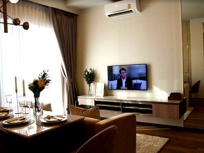 Condos for rent : for rent Park origin phayathai. 2beds 55sqm. Line id: @pfagent