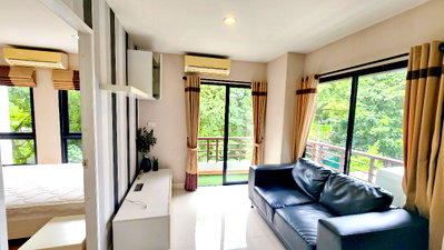 Condos for rent 700 Year Sports Arena Chiang Mai : Cozy fully-furnised Condominium for rent , private corner room , internet include near Ruam Chok Community mall , Chiangmai