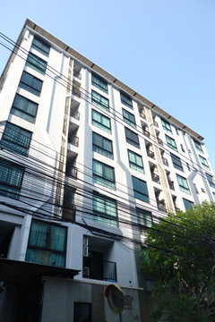 คอนโด 1 ห้องนอน Zenith Place สุขุมวิท 42 ใกล้ BTS เอกมัย 300 ม. (ID 888002)