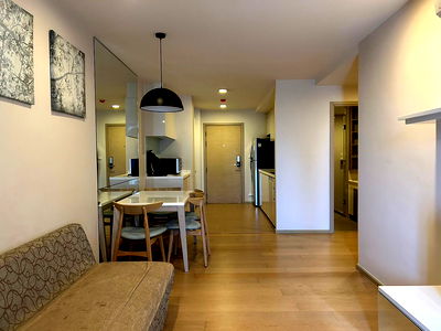 Condos for rent BTS Phrom Phong : 2-BR Condo at LIV @ 49 near BTS Thong Lor (ID 984962)