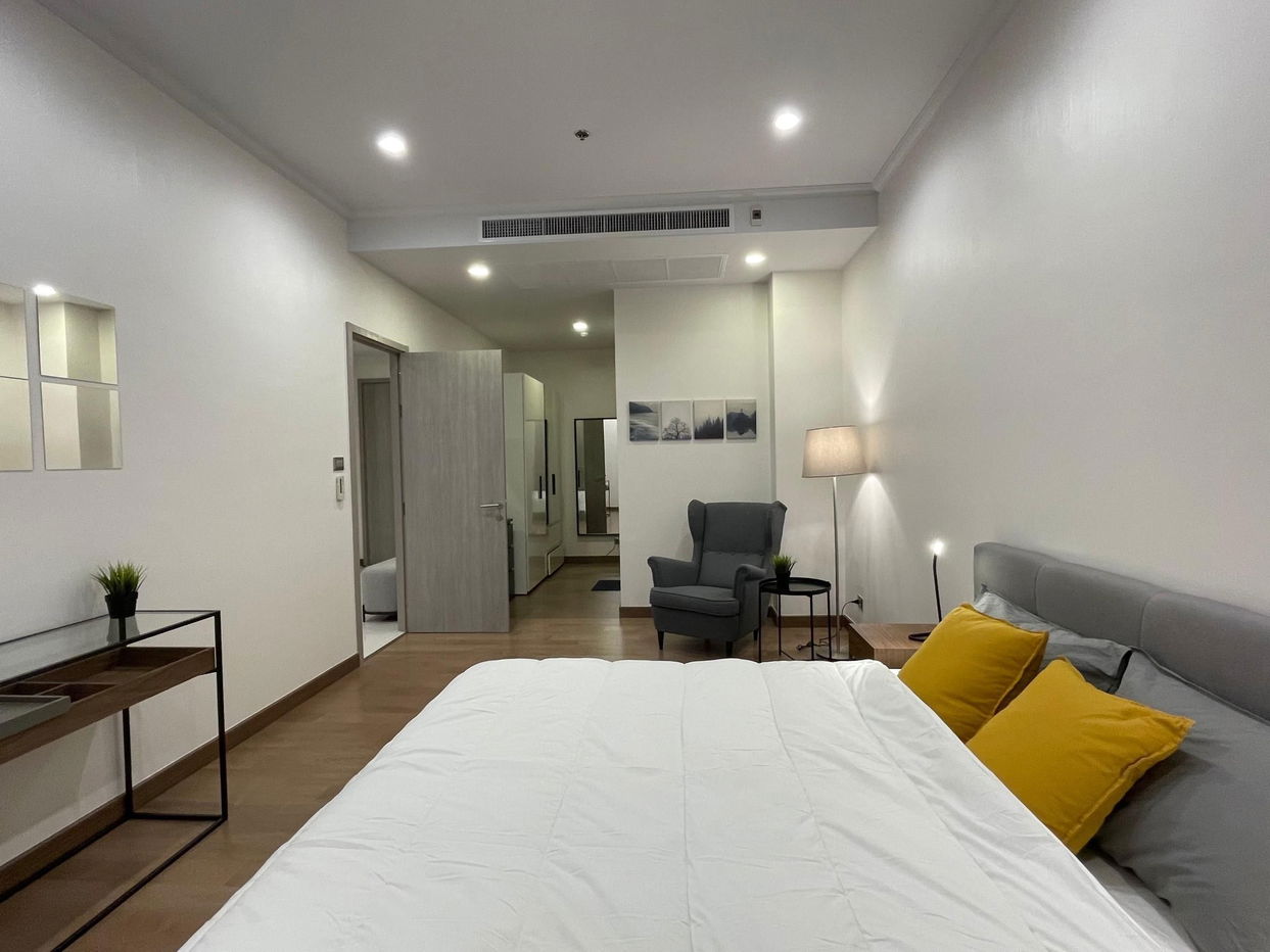 picture Wonderful High Rise 3-BR Condo at Supalai Oriental Sukhumvit 39 near MRT Phetchaburi (ID 760811) - 8/18