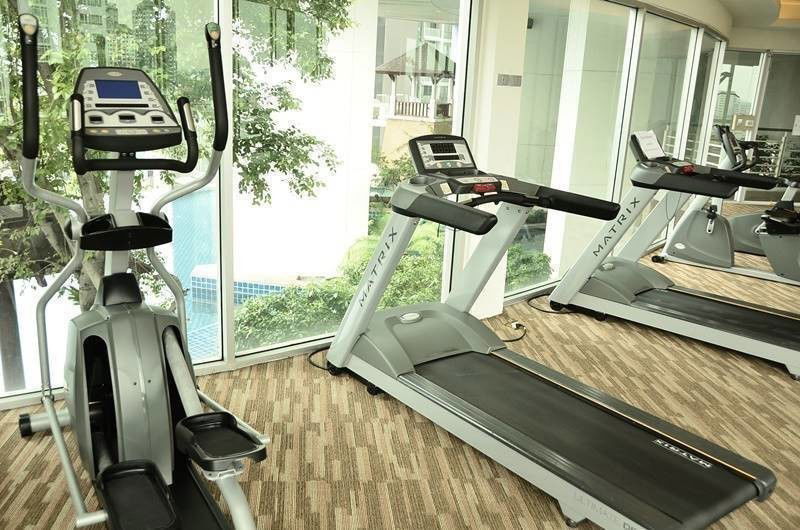 picture Spectacular High Rise 2-BR Condo at Sky Walk Condominium near BTS Phra Khanong (ID 330803) - 4/6