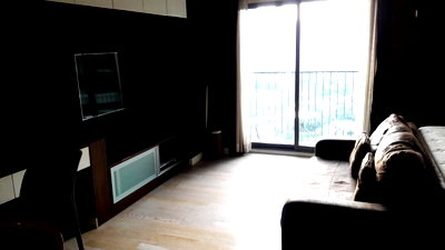 คอนโดให้เช่า : คอนโด สตูดิโอ ที่ โนเบิล รีมิกซ์ ใกล้ BTS ทองหล่อ (ID 886254)