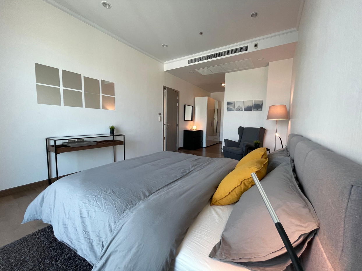 picture Wonderful High Rise 3-BR Condo at Supalai Oriental Sukhumvit 39 near MRT Phetchaburi (ID 760811) - 2/18
