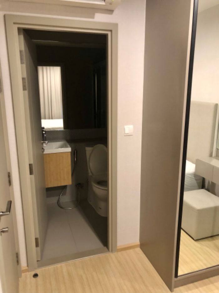 picture Wonderful High Rise 1-BR Condo at The Privacy Thaphra Interchange near BTS Pho Nimit (ID 852409) - 9/16