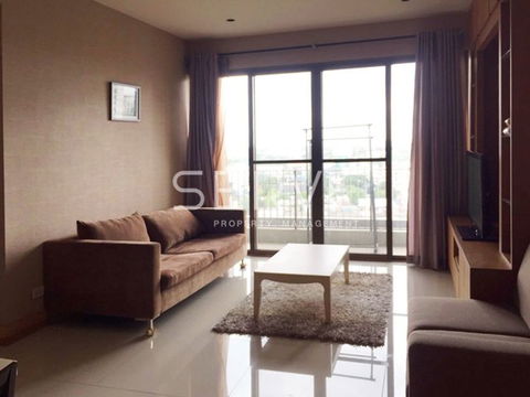 1 Bed with Bathtub 68.5 sq.m. Good Location BTS Phrom Phong 800 m. / Condo For Rent-The Emporio Place