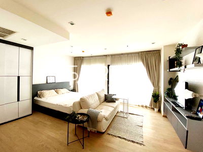 Condos for rent : Nice Decorate Studio with Bathtub Perfect Location Connect to BTS Thong Lo /  For Rent-Noble Remix