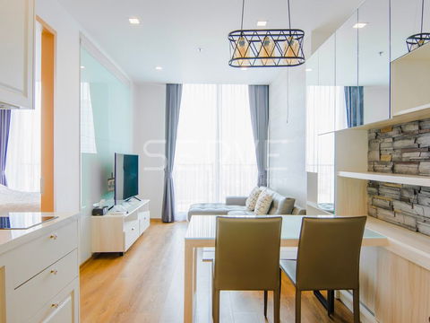 1 Bed with Bathtub & Washlet High Fl. 20+ East Side Good Location Close to BTS Phrom Phong 500 m.-Noble BE33