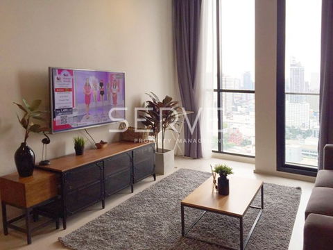 Corner unit 2 Beds Unit with Sukhumvit view on High Fl. 25+ Next to BTS Phloen Chit / Condo For Sale-Noble Ploenchit