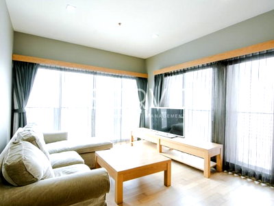 Condos for rent : Bright & Nice Decorated Corner Room 2 Beds Unit on High Fl. BTS Ekkamai  / Condo For Rent-Noble Reveal (โนเบิล รีวิล)