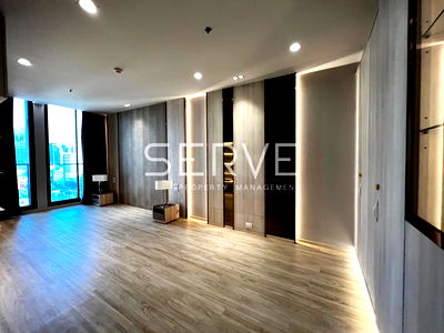 คอนโดให้เช่า : ห้องคอมบาย 3 นอน ห้องมุม กว้างอยู่สบาย ชั้นสูง 15+ บนสุดยอดทำเล คอนโดติด BTS เพลินจิต ที่ Noble Ploenchit / ให้เช่าคอนโด