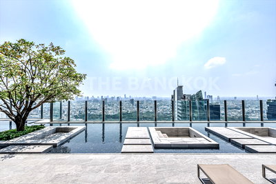 Condos for sale : The Diplomat Sathorn, high rise, high floor, large size, near BTS Surasak  