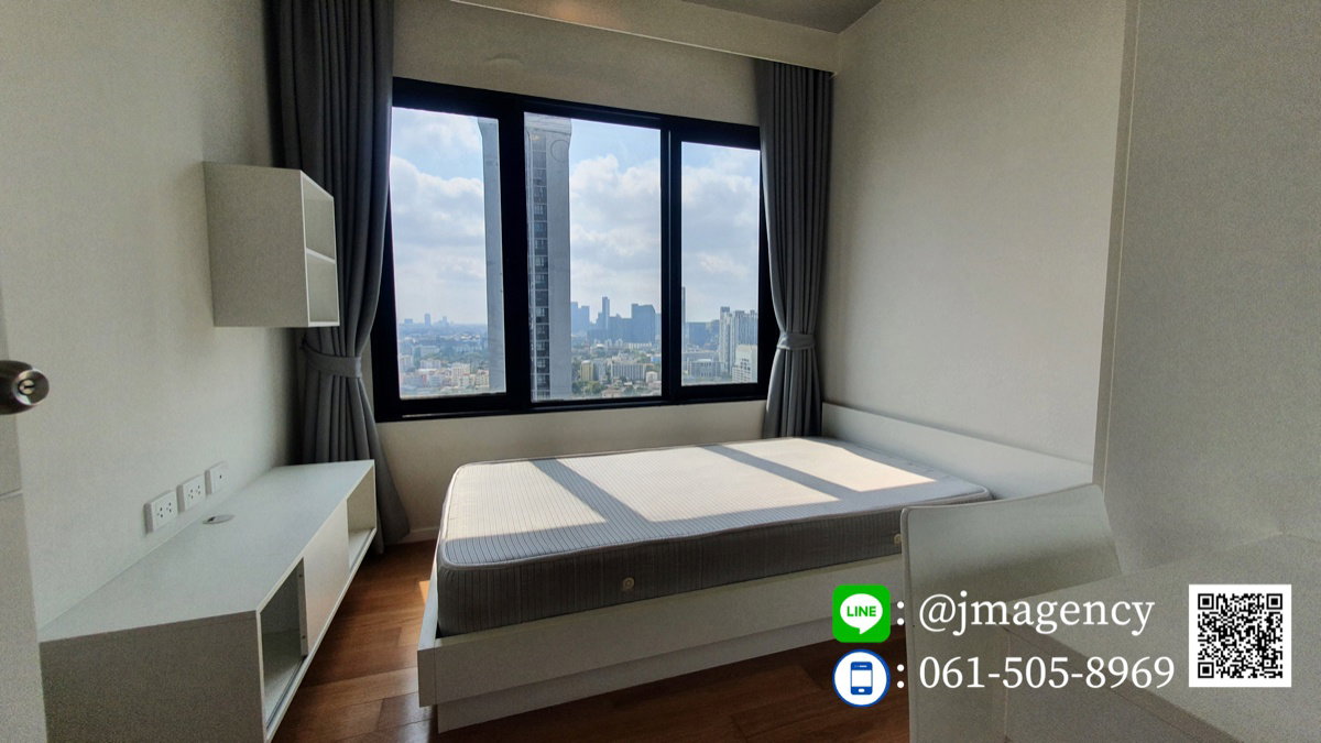 picture For sale 2b/2b  Bloc77 near bts Onnut  | corner room |  pool view city view  (has vdo) line id : @jmagency - 8/20