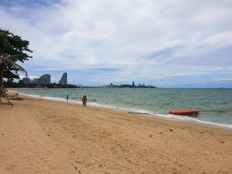 picture Spectacular High Rise 1-BR Condo at Park Beach Condo near (ID 995247) - 3/7