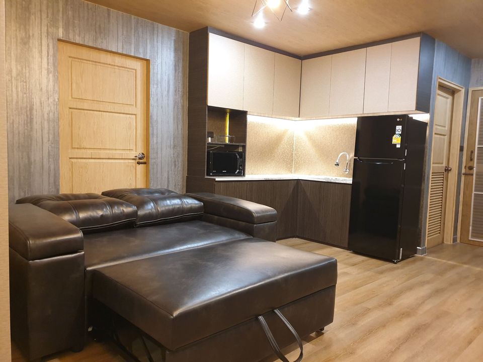 picture Spectacular High Rise 1-BR Condo at Park Beach Condo near (ID 995247) - 1/7
