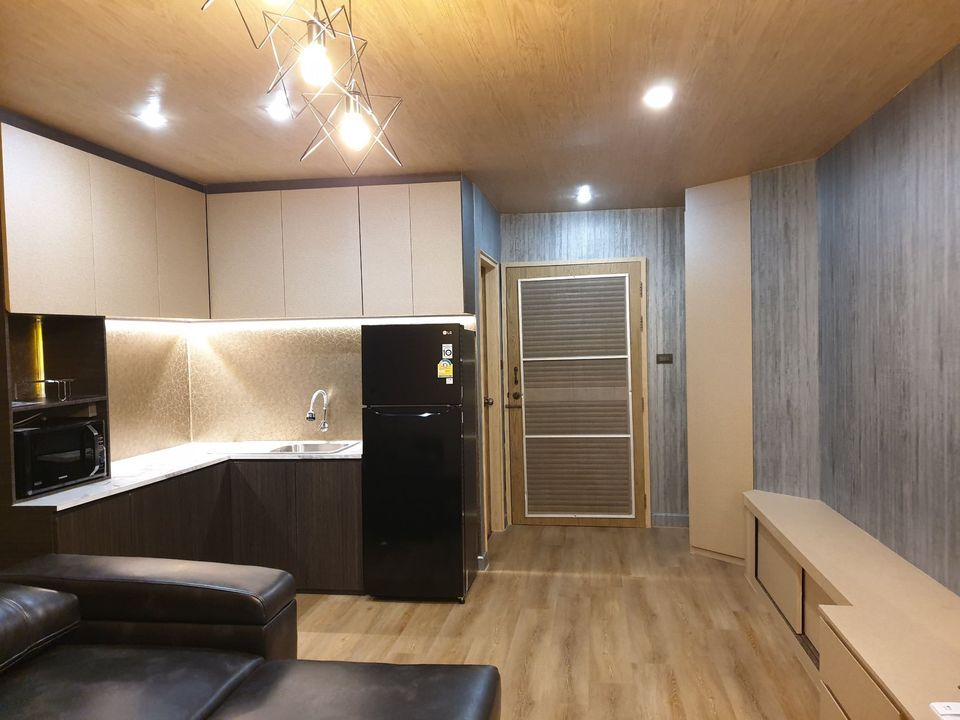 picture Spectacular High Rise 1-BR Condo at Park Beach Condo near (ID 995247) - 2/7