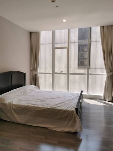 P-89874 ต้องการขายคอนโด เดอะรูม สาทร-ถนนปั้น Pan Rd, Si Lom, Bang Rak, Bangkok Line Id: @easythaihome 085-592-2897