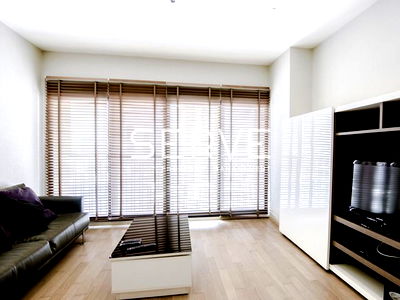 Condos for sale : Minimal Corner Room 2 Beds with Bathtub on High Floor Good Location BTS Ekkamai / Condo For Sale-Noble Reveal