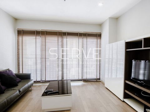 Minimal Corner Room 2 Beds with Bathtub on High Floor Good Location BTS Ekkamai / Condo For Sale-Noble Reveal