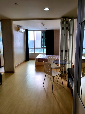 Condos for rent Sathon Nuea Road : SUPER SALES!!! Cheap nice rent room, near sky train