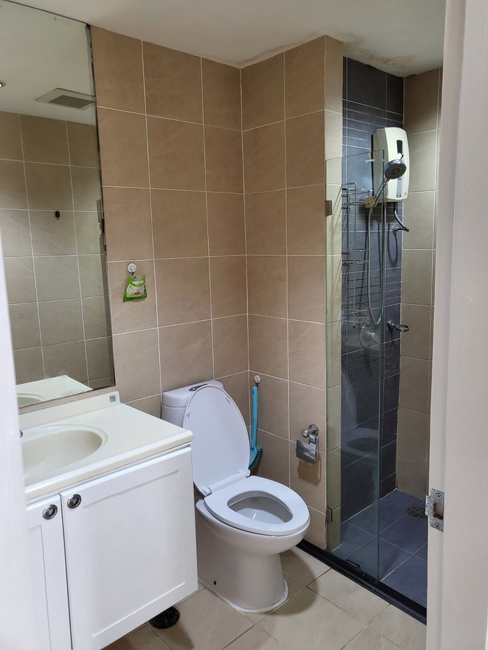 picture SUPER SALES!!! Cheap nice rent room, near sky train - 5/5