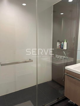 2 Beds with Bathtub 112.91 Sq.m. Good Location Close to BTS Ratchadamri 300 m. / For Rent-185 Rajadamri