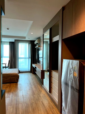 Condos for rent Robinson Sriracha : Building A, 12th floor, Sriracha city view The new room has never been rented out. Fully furnished / electrical appliances, only 9,000 baht / month!!!