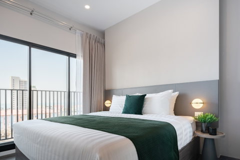 รูปภาพ ✅รับสัญญาระยะสั้น 𝐅𝐫𝐞𝐞 𝐰𝐢𝐟𝐢 ᯤ แฮมป์ตัน ศรีราชา Two Bedroom ห้องสวย แต่งครบ ✅