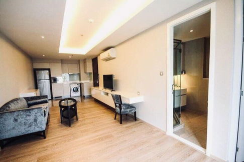1 Bed 1 Bath with Bathtub Good Location Good Location BTS Phrom Phong 800 m. / Condo For Rent-H Sukhumvit 43