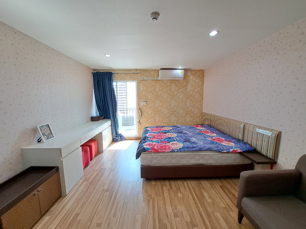 picture 8,500 baht/month studio Regent Home 19 sukhumvit 93 BTS Bangchak - 4/9