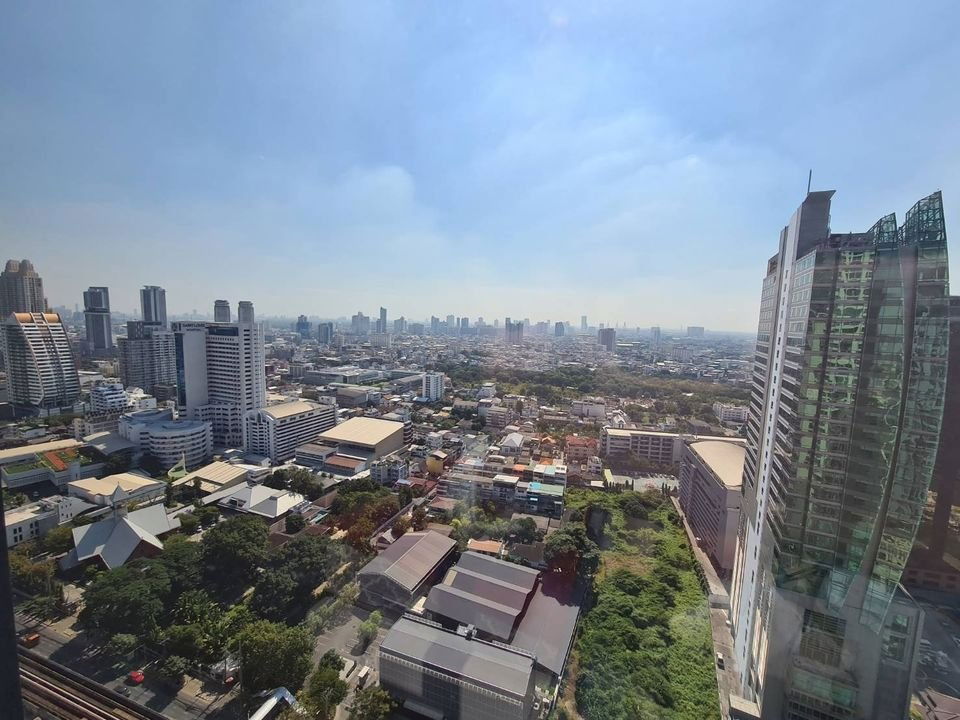 picture condo for rent  The Diplomat Sathorn  🟢 Line : @mintocondo 🟢 - 10/20