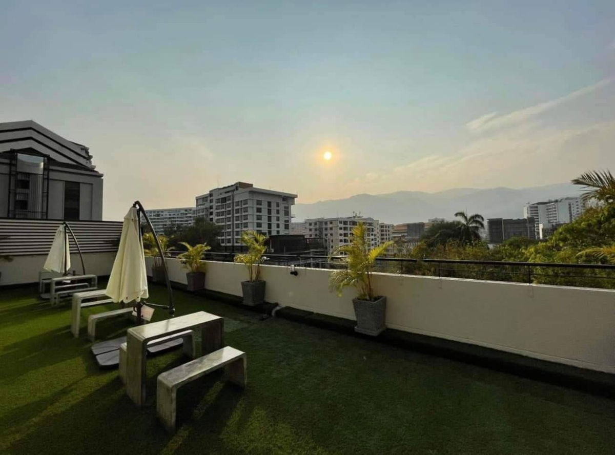 รูป ปล่อยเช่า Trio Condo ถนนห้วยแก้ว มีระเบียง เดินขึ้นไปสวน roof top  ได้สบาย ๆ จากห้อง - รูปที่ 17/18