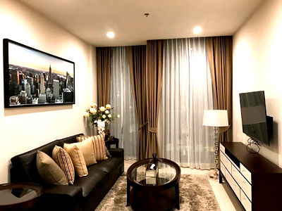 Condos for rent : for rent Noble Ploenchit. 1bed 56sqm. Line id: @pfagent