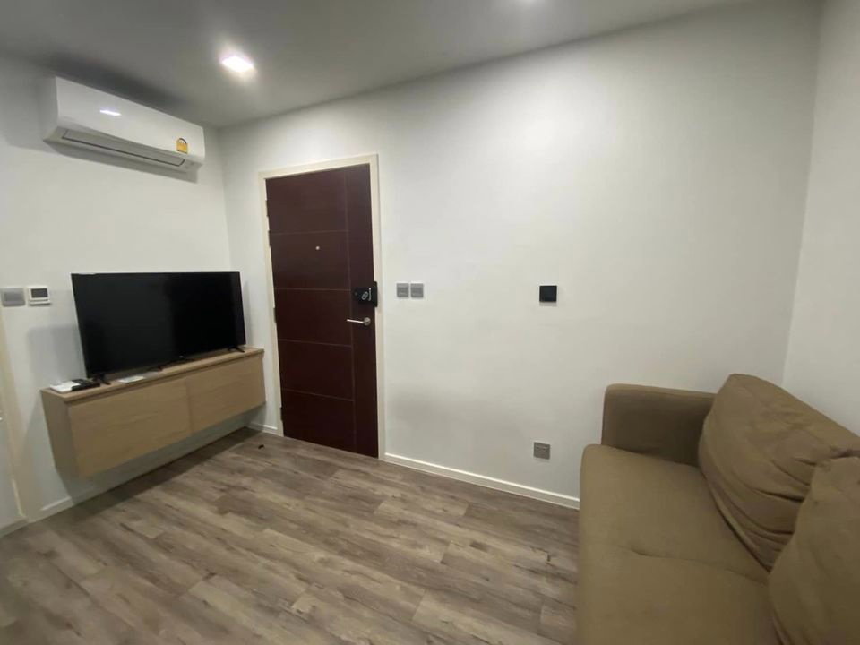 รูป ✨เช่าคอนโด สัญญา 1 ปี✨🛋️🛌บราวน์ รัชดา - ห้วยขวาง - รูปที่ 2/11