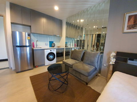 Hot Price 4.2 MB! -Studio Nice Decorate Good View Good Location Close BTS Thong Lo 350 m. / For Sale-Rhythm Sukhumvit 36 38